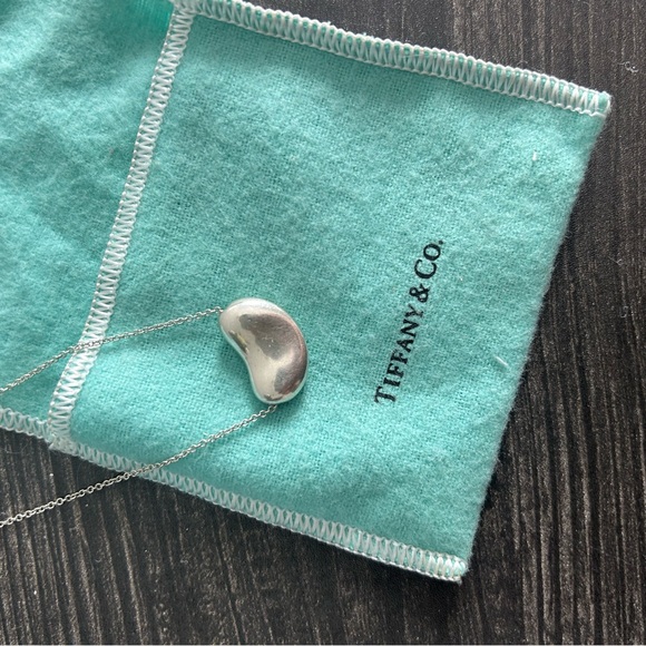 Tiffany & Co. Elsa Peretti®
Bean® design Pendant - Picture 2 of 7
